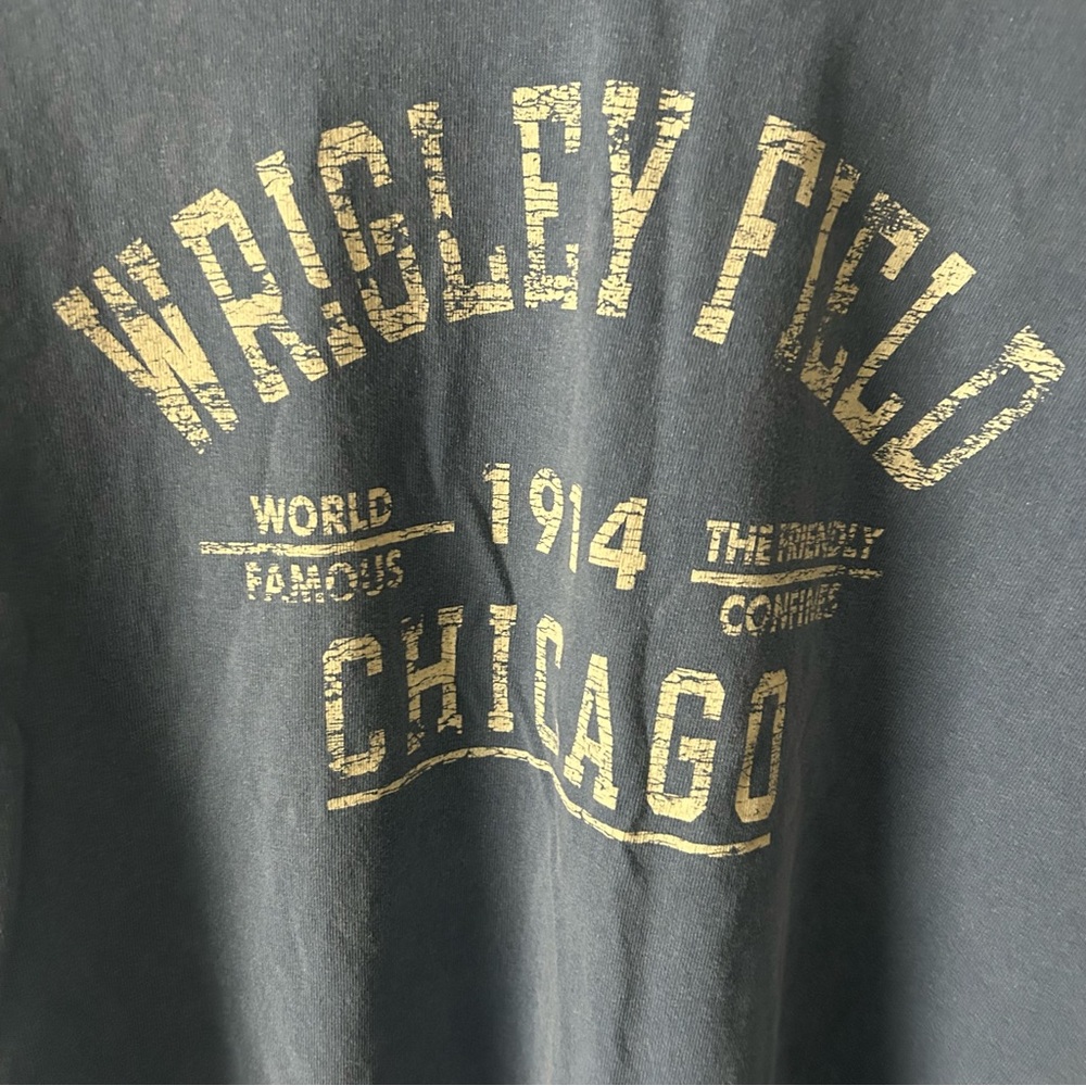 Beantown Wrigley Field Chicago t shirt Large - Picture 2 of 7